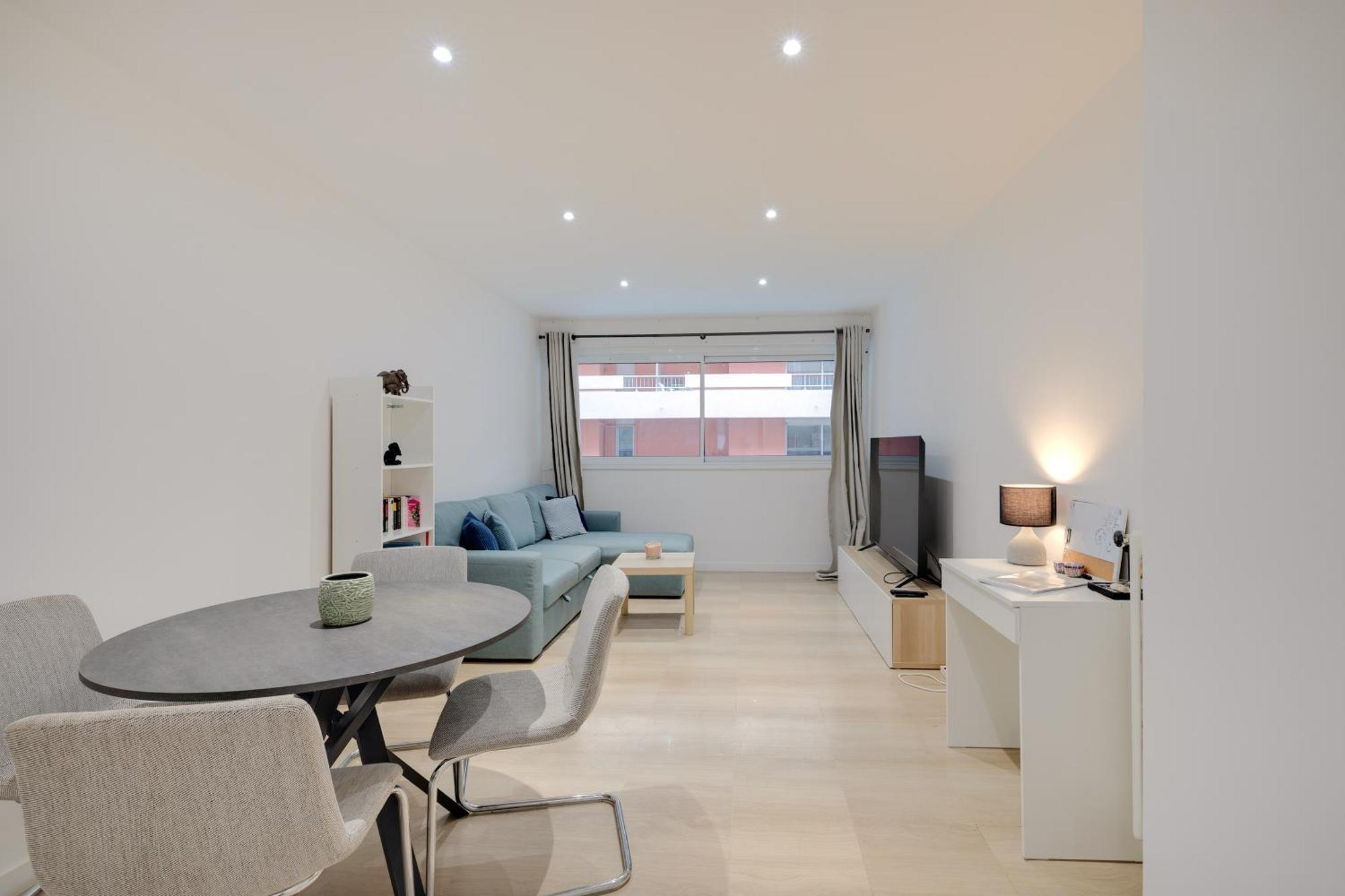 Newly Renovated Charming Downtown Apartment Антиб Экстерьер фото